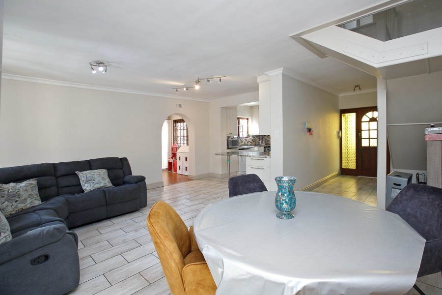 5 Bedroom Property for Sale in Claremont Western Cape